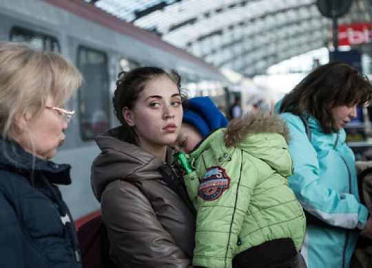 Safety rules for girls and women crossing the border